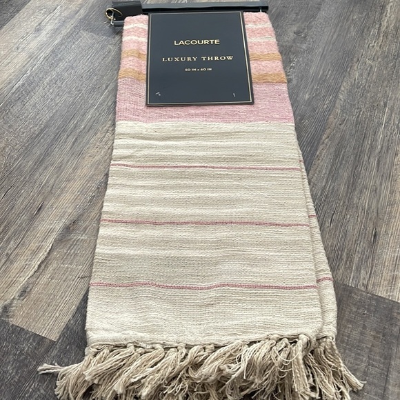 Lacourte hand made blanket - Picture 6 of 12